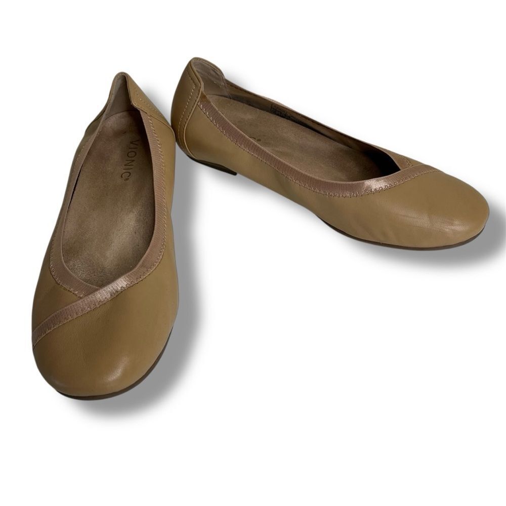 Vionic Caroll Tan Leather Ballet Flat Elastic Crossover Detail Women Size 7.5
